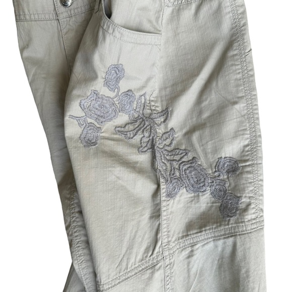 White House Black Market Women's Fit & Flare with‎ Floral Embroider Midi Skirts - Picture 4 of 8